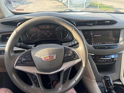 Stellar Black Metallic 2021 Cadillac XT5 Premium Luxury