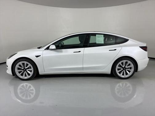 2022 Tesla Model 3 Standard Range