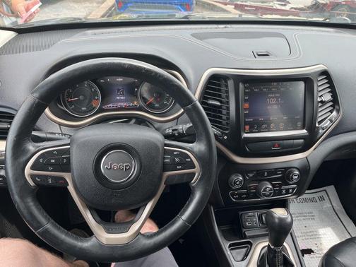 Brilliant Black Crystal Pearlcoat 2015 Jeep Cherokee Limited