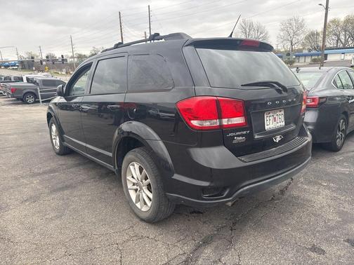 Brilliant Black Crystal Pearlcoat 2013 Dodge Journey SXT