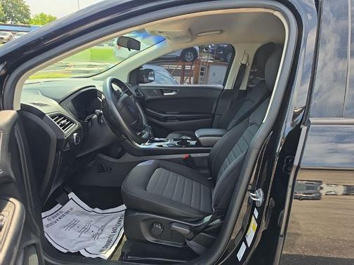 Shadow Black 2018 Ford Edge SE