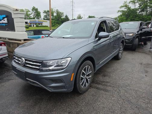 Platinum Gray Metallic 2020 Volkswagen Tiguan 2.0T SE