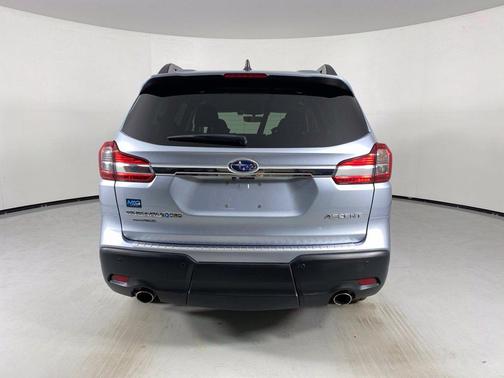 Ice Silver Metallic 2022 Subaru Ascent Premium 7-Passenger