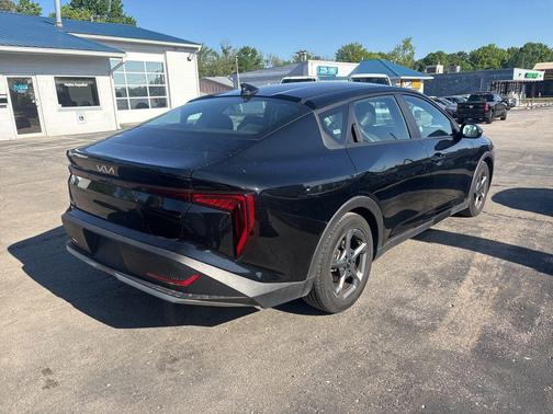 Aurora Black Pearl 2025 Kia K4 LXS