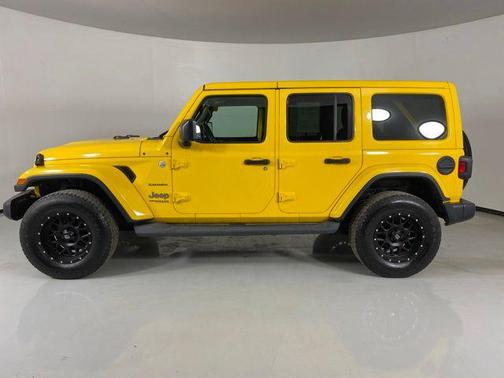 Baja Yellow Clearcoat 2019 Jeep Wrangler Unlimited Sahara