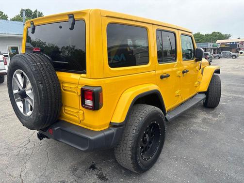 Baja Yellow Clearcoat 2019 Jeep Wrangler Unlimited Sahara