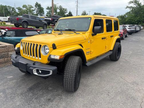 Baja Yellow Clearcoat 2019 Jeep Wrangler Unlimited Sahara