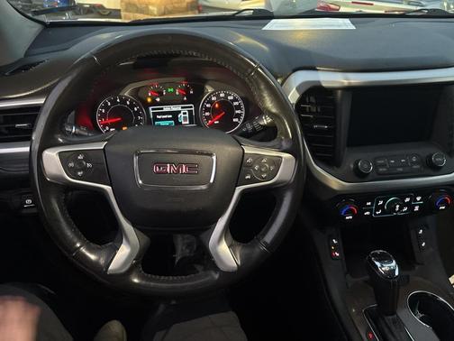 2018 GMC Acadia SLE-2