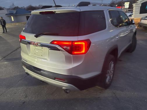 2018 GMC Acadia SLE-2