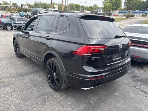 2021 Volkswagen Tiguan 2.0T SE R-Line Black