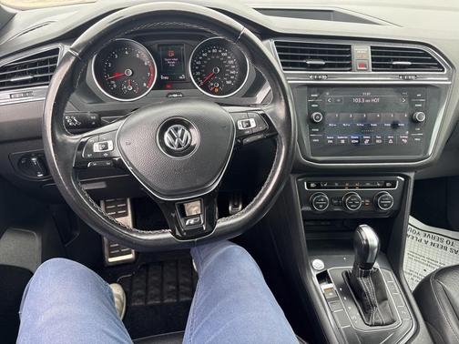 2021 Volkswagen Tiguan 2.0T SE R-Line Black