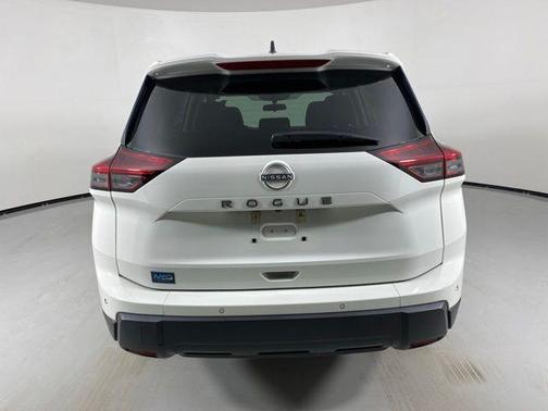 Glacier White 2024 Nissan Rogue S