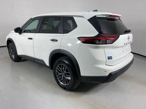 Glacier White 2024 Nissan Rogue S