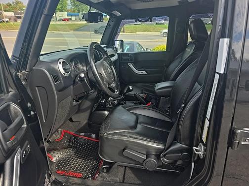2013 Jeep Wrangler Unlimited Sahara