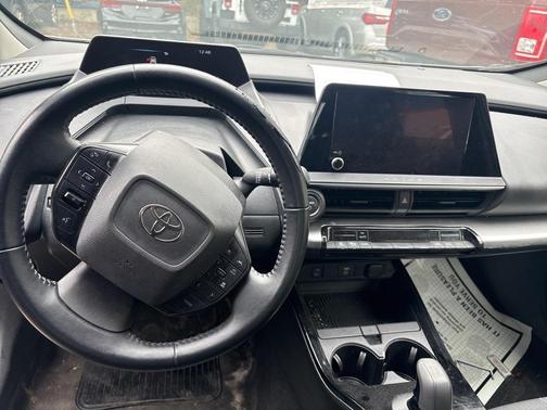 2023 Toyota Prius LE