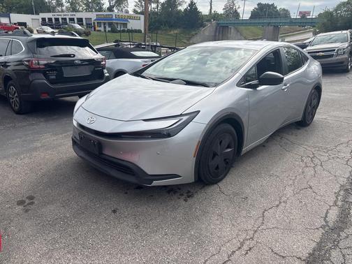 2023 Toyota Prius LE