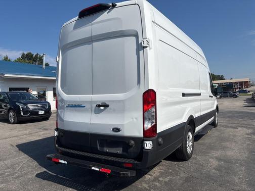 2022 Ford Transit-350 Base
