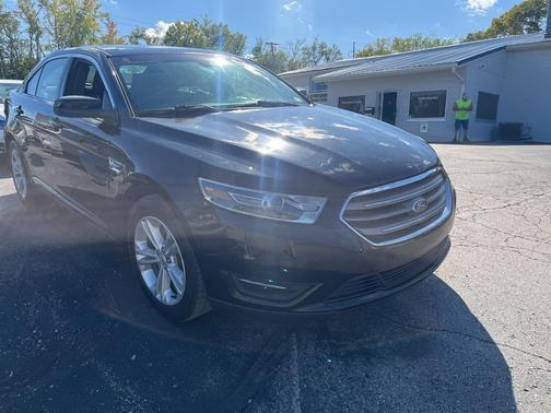 2018 Ford Taurus SEL