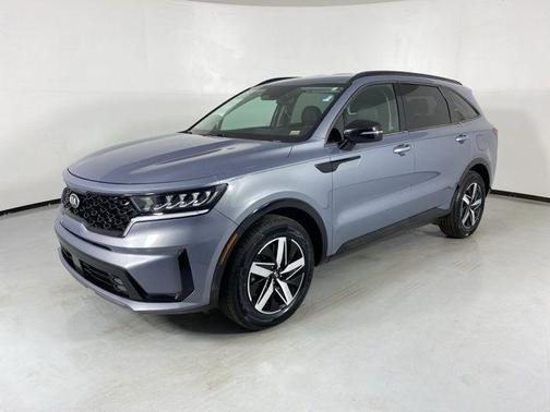 Everlasting Silver 2021 Kia Sorento EX