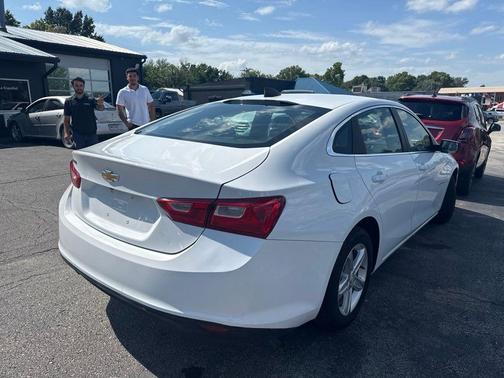 Summit White 2019 Chevrolet Malibu 1LS