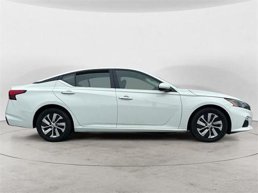2022 Nissan Altima 2.5 S