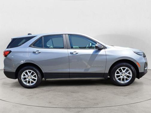 Sterling Gray Metallic 2024 Chevrolet Equinox LS