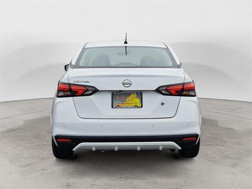 2023 Nissan Versa 1.6 S