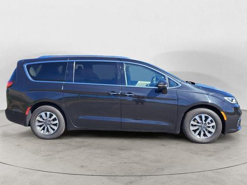 2021 Chrysler Pacifica Hybrid Touring L