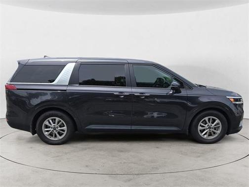 2022 Kia Carnival LXS