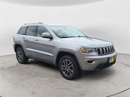 2020 Jeep Grand Cherokee Laredo