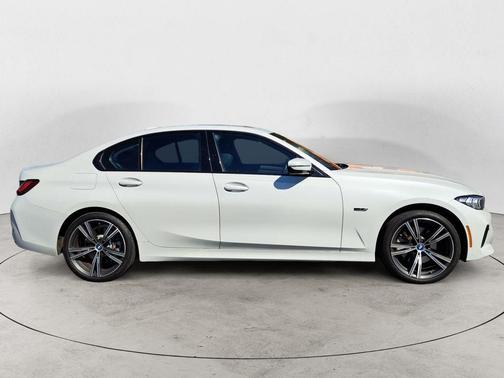 2023 BMW 330e xDrive