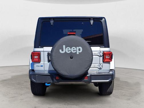 Silver Zynith Clearcoat 2023 Jeep Wrangler 4xe Sahara