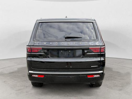 Diamond Black Crystal Pearlcoat 2024 Jeep Wagoneer Series II 4x4