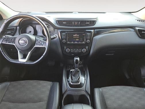 2022 Nissan Rogue Sport SV