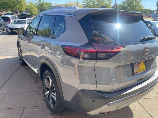 Boulder Gray Pearl 2023 Nissan Rogue SL