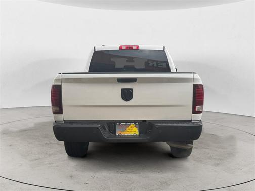 2024 RAM 1500 Classic Warlock Crew Cab 4x2 5'7' Box