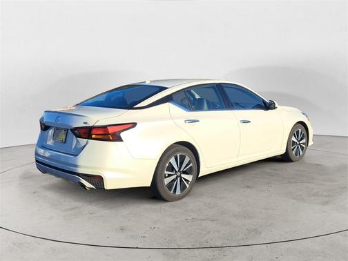 2022 Nissan Altima 2.5 SL