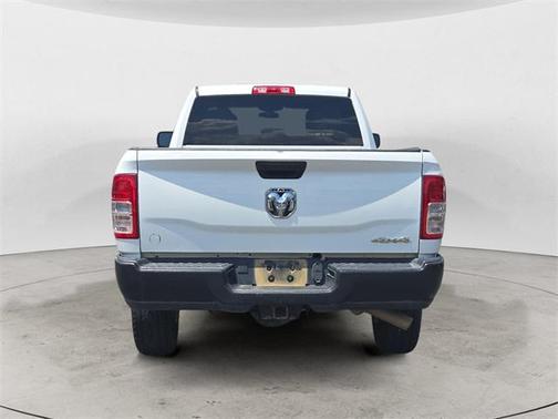 2022 RAM 2500 Tradesman Crew Cab 4x4 8' Box