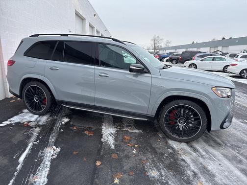 2025 Mercedes-Benz AMG GLS 63 Base