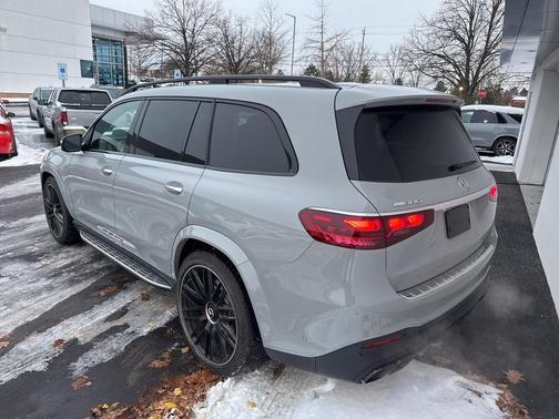 2025 Mercedes-Benz AMG GLS 63 Base