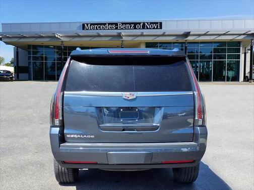 2019 Cadillac Escalade Luxury
