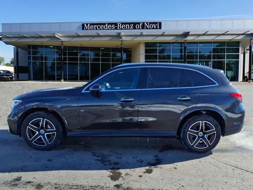 2025 Mercedes-Benz GLC 300 4MATIC