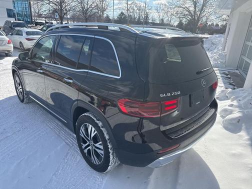 2025 Mercedes-Benz GLB 250 4MATIC