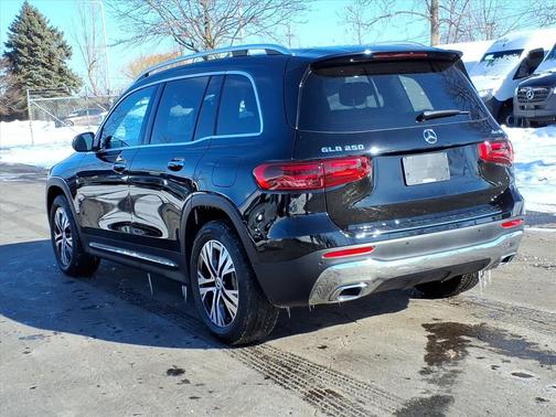 2025 Mercedes-Benz GLB 250 4MATIC