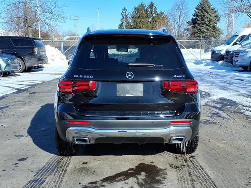 2025 Mercedes-Benz GLB 250 4MATIC