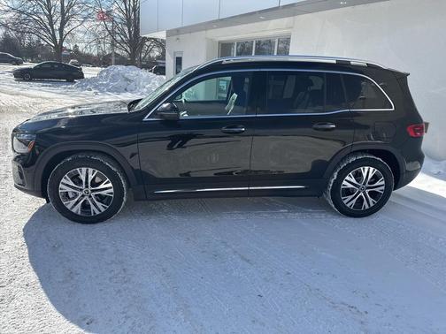 2025 Mercedes-Benz GLB 250 4MATIC