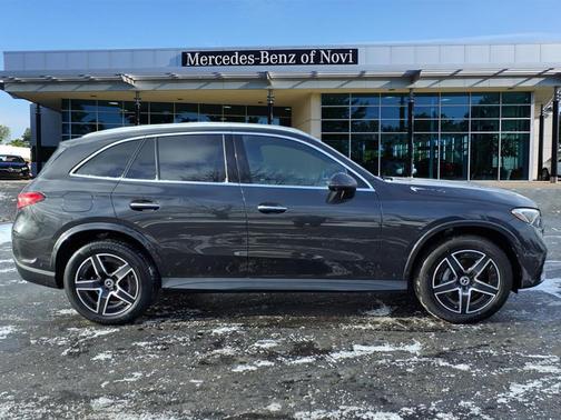 2025 Mercedes-Benz GLC 300 4MATIC