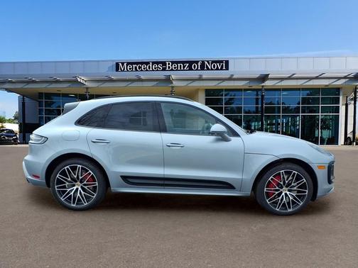 2026 Porsche Macan Macan GTS