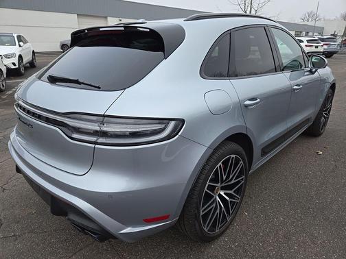 2026 Porsche Macan Macan GTS