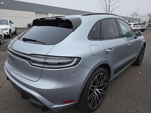 2026 Porsche Macan Macan GTS